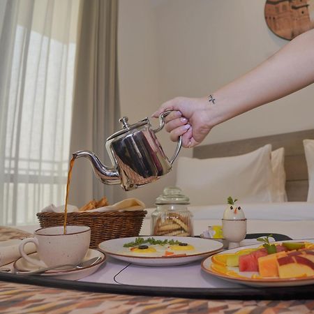 Rhythm Gurugram Hotel & Suites, Sohna Road Ґурґаон Екстер'єр фото