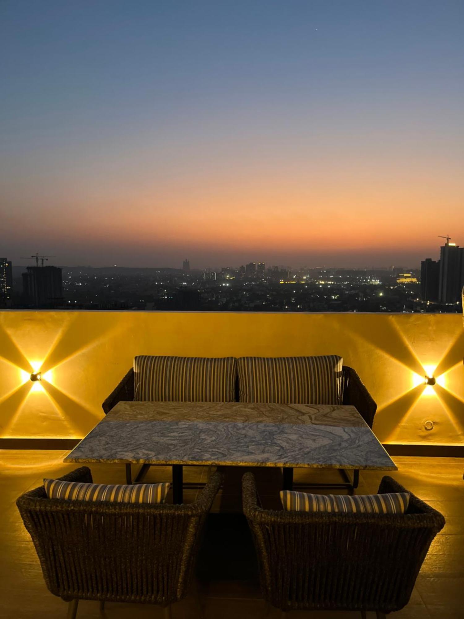 Rhythm Gurugram Hotel & Suites, Sohna Road Ґурґаон Екстер'єр фото