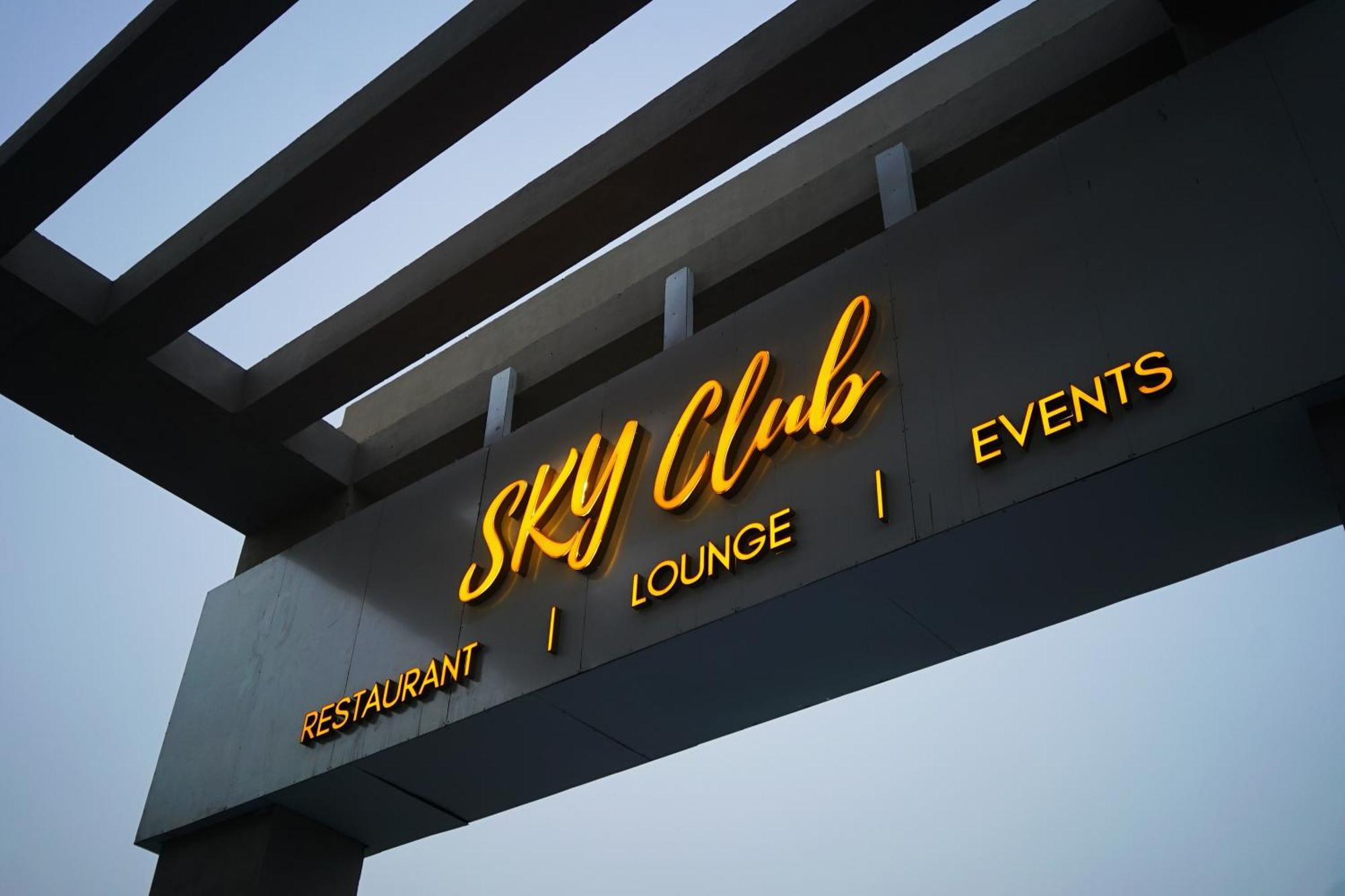 Rhythm Gurugram Hotel & Suites, Sohna Road Ґурґаон Екстер'єр фото