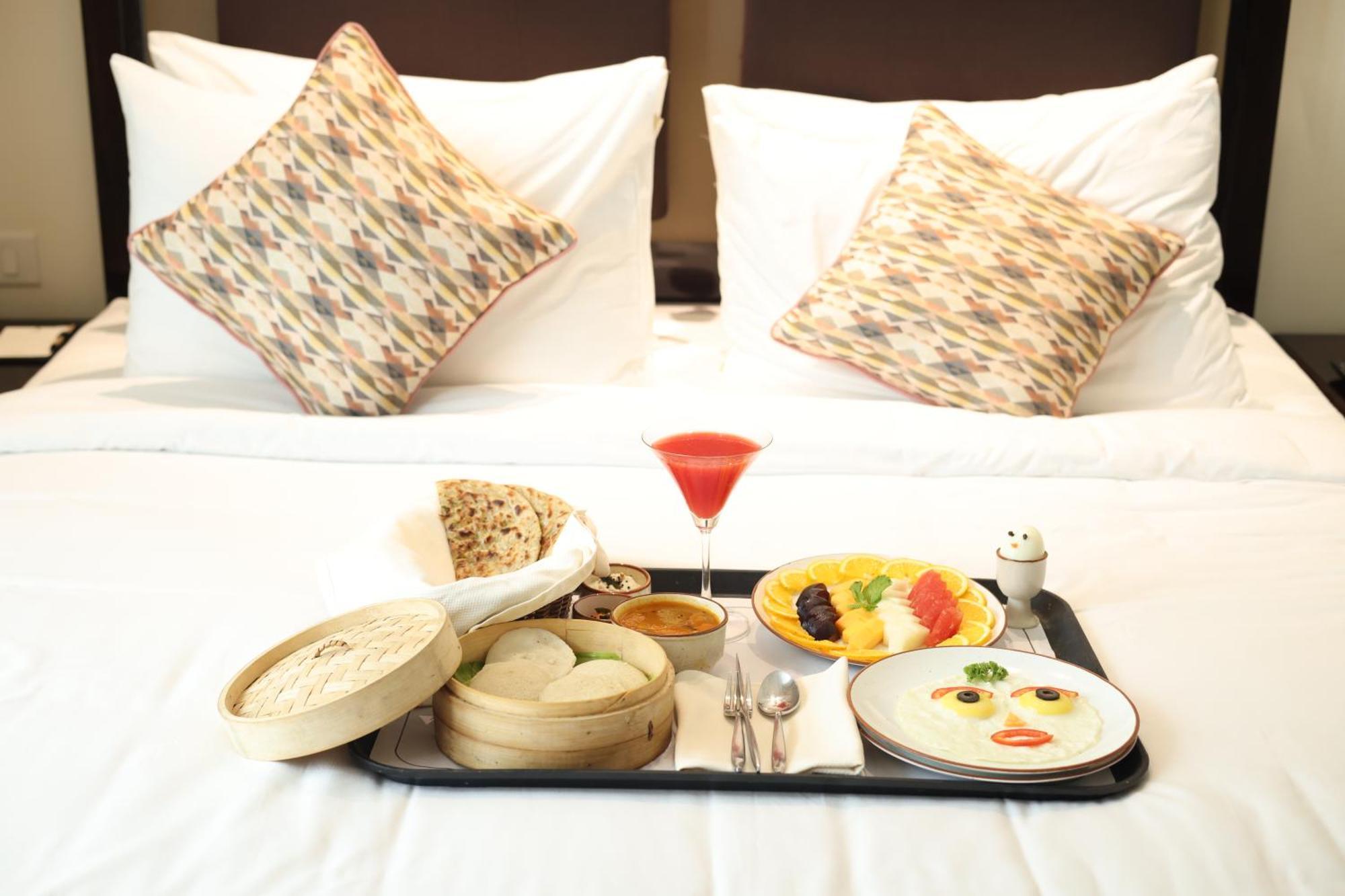 Rhythm Gurugram Hotel & Suites, Sohna Road Ґурґаон Екстер'єр фото
