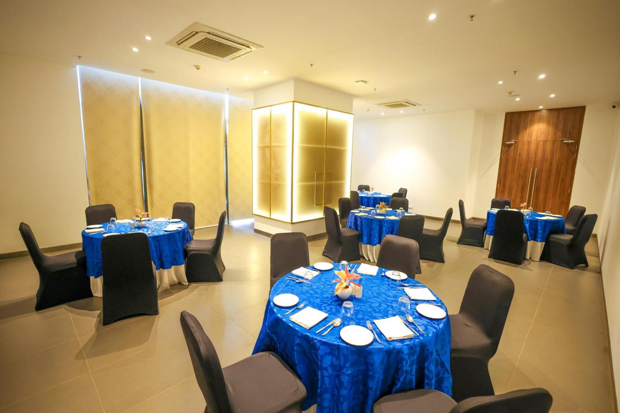 Rhythm Gurugram Hotel & Suites, Sohna Road Ґурґаон Екстер'єр фото