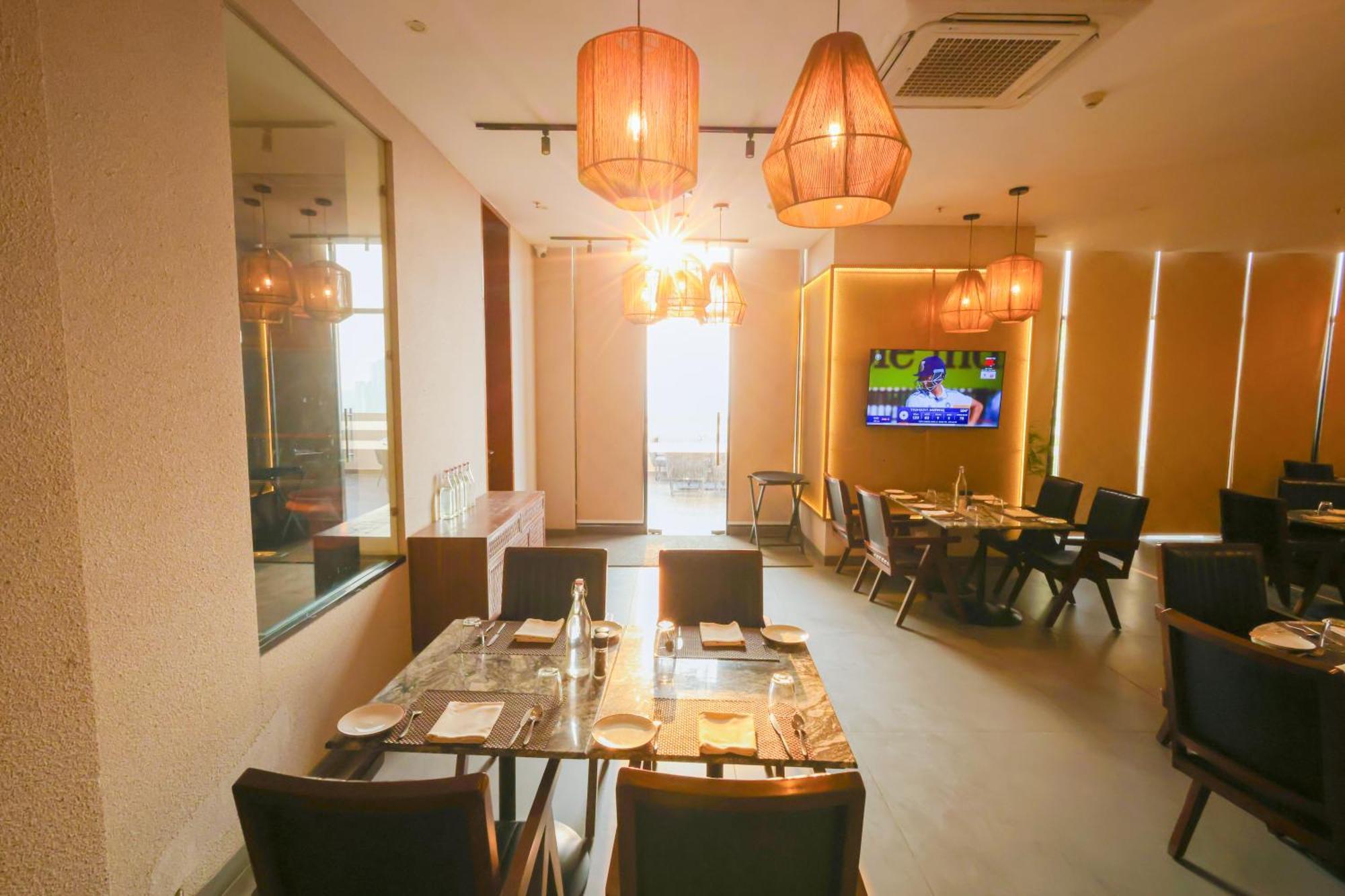 Rhythm Gurugram Hotel & Suites, Sohna Road Ґурґаон Екстер'єр фото