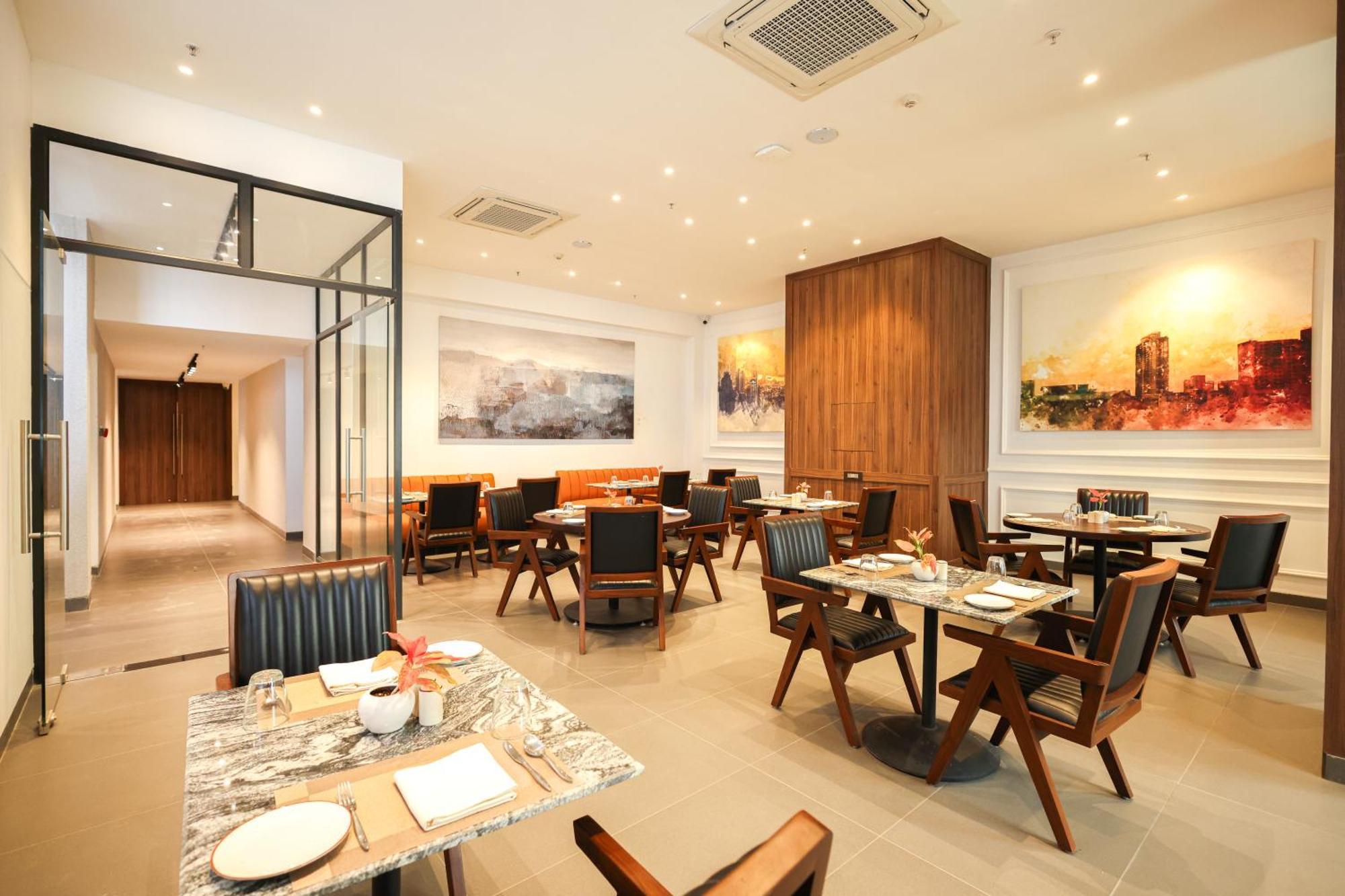 Rhythm Gurugram Hotel & Suites, Sohna Road Ґурґаон Екстер'єр фото