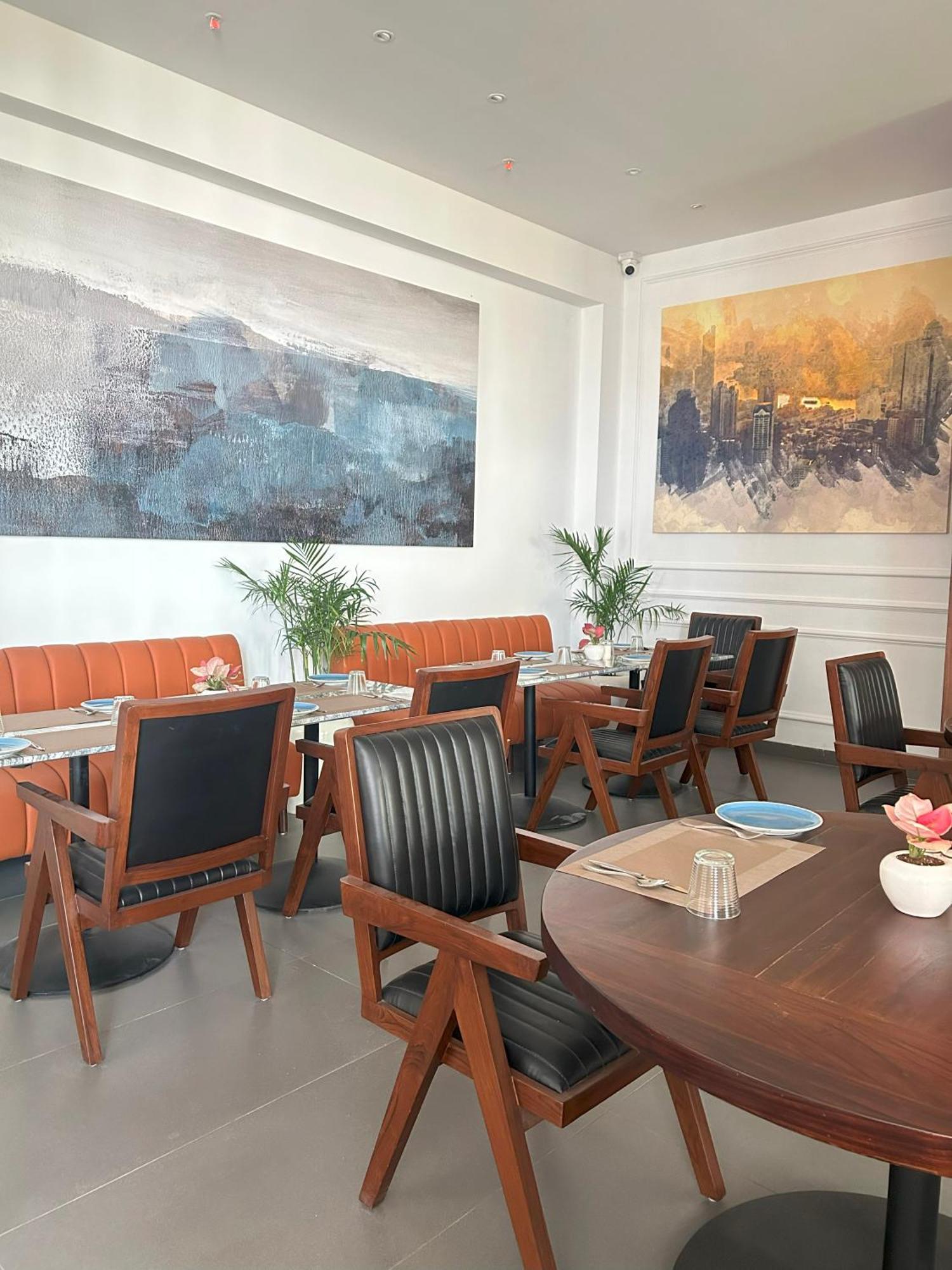 Rhythm Gurugram Hotel & Suites, Sohna Road Ґурґаон Екстер'єр фото