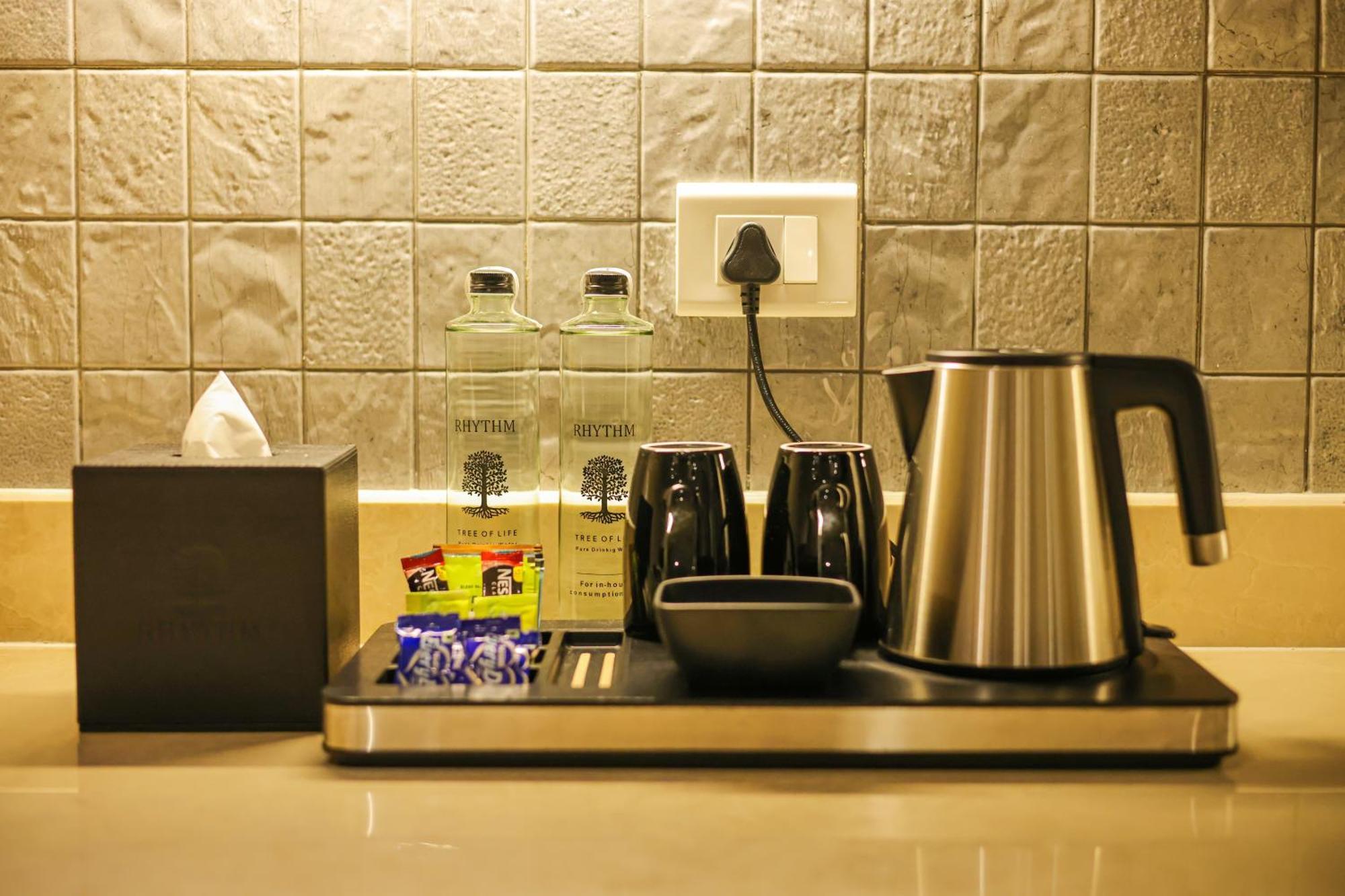 Rhythm Gurugram Hotel & Suites, Sohna Road Ґурґаон Екстер'єр фото