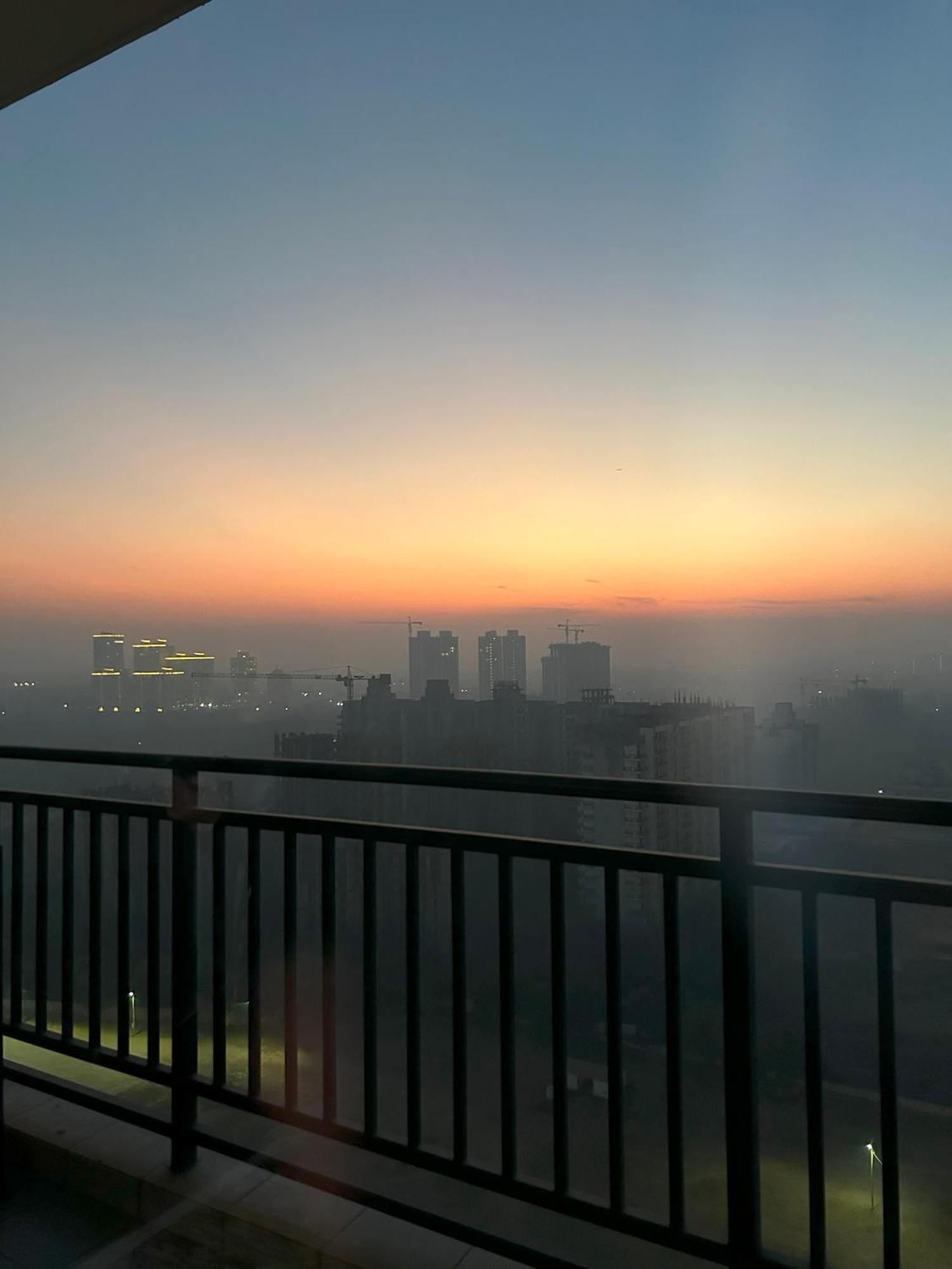 Rhythm Gurugram Hotel & Suites, Sohna Road Ґурґаон Екстер'єр фото