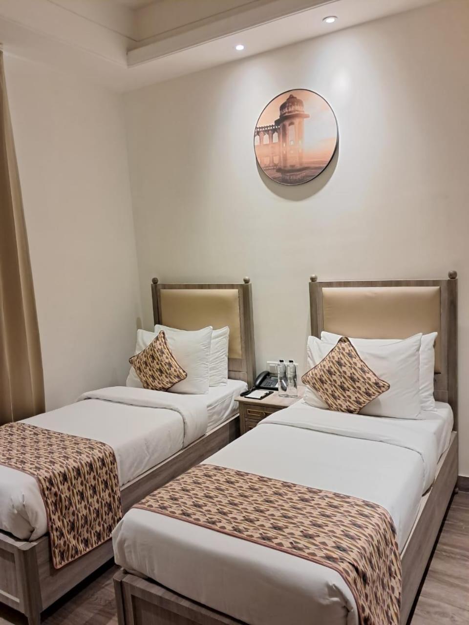 Rhythm Gurugram Hotel & Suites, Sohna Road Ґурґаон Екстер'єр фото